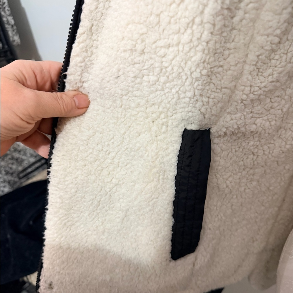 Free Country Black Quilted Hooded Puffer Jacket with Sherpa Trim Reversible - Picture 7 of 10
